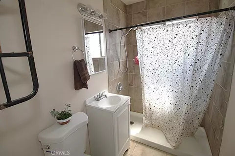 Bath - 1360 Nancy, Barstow, CA 92311 photo 1 of 3