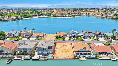 18340 Niagara Dr, Victorville, CA 92395