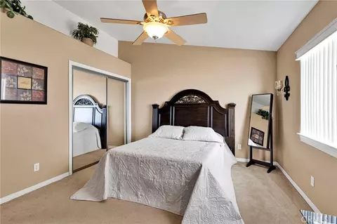 Bedroom - 15184 Walnut, Hesperia, CA 92345 photo 4 of 9