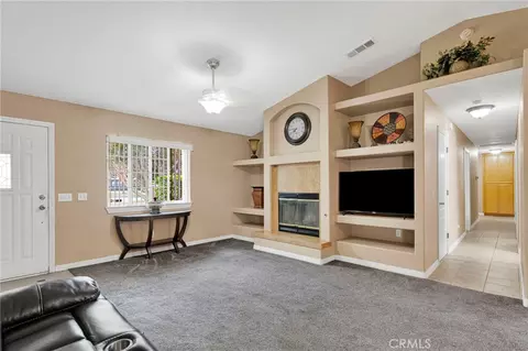 Living - 15184 Walnut, Hesperia, CA 92345 photo 2 of 6