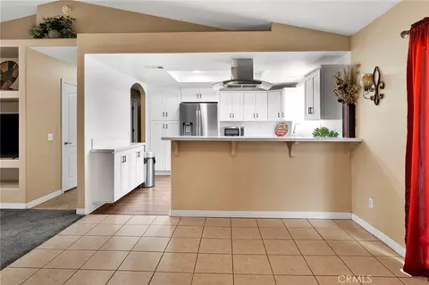 Kitchen - 15184 Walnut, Hesperia, CA 92345 photo 2 of 4