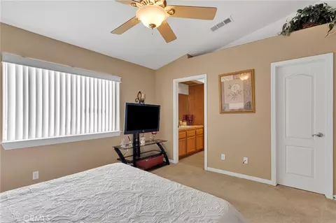 Bedroom - 15184 Walnut, Hesperia, CA 92345 photo 5 of 9