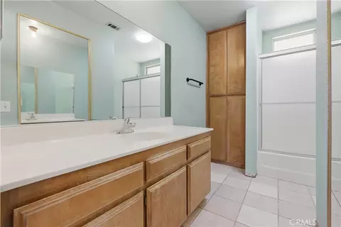 Bath - 12365 Waynoka Rd, Apple Valley, CA 92308 photo 2 of 3