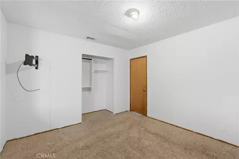 Bedroom - 12365 Waynoka Rd, Apple Valley, CA 92308 photo 4 of 5