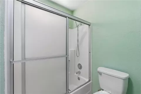 Bath - 12365 Waynoka Rd, Apple Valley, CA 92308 photo 3 of 3