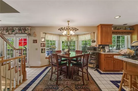 Dining - 775 Madera, Lake Arrowhead, CA 92352 photo 1 of 4