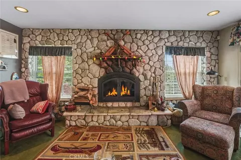 Living - 775 Madera, Lake Arrowhead, CA 92352 photo 3 of 8