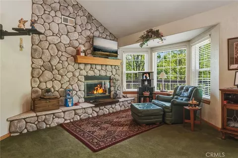 Living - 775 Madera, Lake Arrowhead, CA 92352 photo 5 of 8