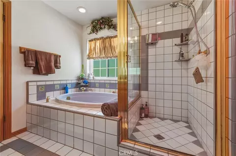 Bath - 775 Madera, Lake Arrowhead, CA 92352 photo 2 of 7