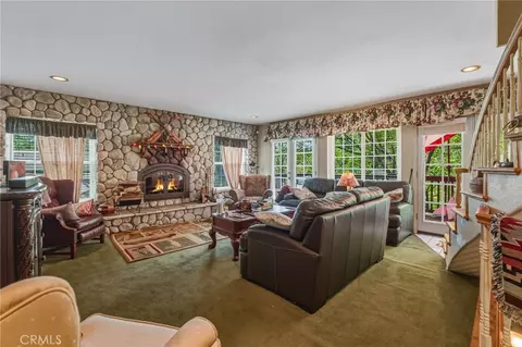 Living - 775 Madera, Lake Arrowhead, CA 92352 photo 2 of 8