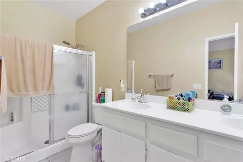 Bath - 15824 Desert Pass, Adelanto, CA 92301 photo 1 of 4