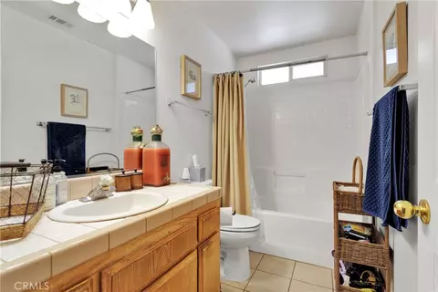 Bath - 7454 Lyons Ave, Hesperia, CA 92345 photo 1 of 5