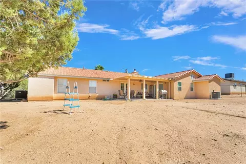 Exterior - 7454 Lyons Ave, Hesperia, CA 92345 photo 3 of 7