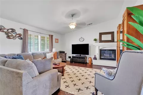 Living - 7454 Lyons Ave, Hesperia, CA 92345 photo 2 of 2