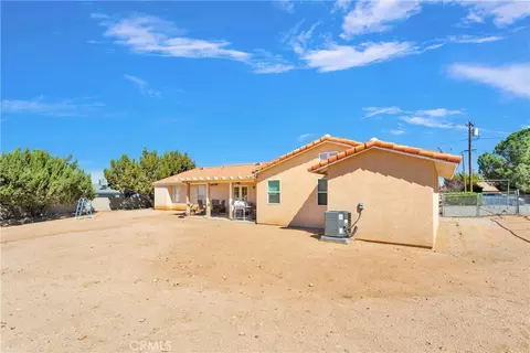 Exterior - 7454 Lyons Ave, Hesperia, CA 92345 photo 5 of 7