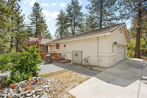 Exterior - 5399 Lone Pine Cyn, Wrightwood, CA 92397 photo 11 of 12