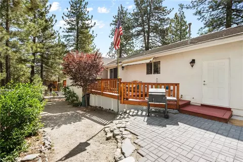 Exterior - 5399 Lone Pine Cyn, Wrightwood, CA 92397 photo 4 of 12