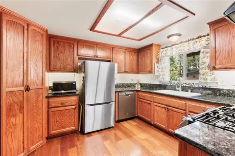 Kitchen - 5399 Lone Pine Cyn, Wrightwood, CA 92397 photo 1 of 4
