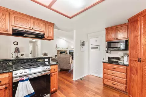 Kitchen - 5399 Lone Pine Cyn, Wrightwood, CA 92397 photo 3 of 4
