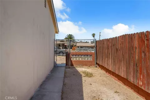 Exterior - 904 E Virginia Way, Barstow, CA 92311 photo 5 of 11