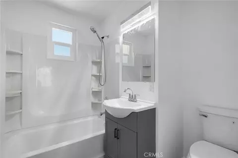 Bath - 904 E Virginia Way, Barstow, CA 92311 photo 3 of 3