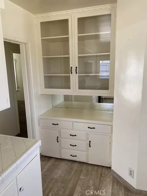 137 W Fredricks, Barstow, CA 92311 photo 4