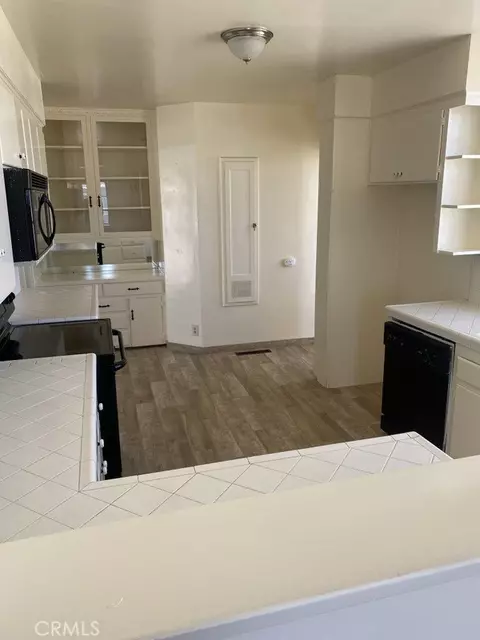137 W Fredricks, Barstow, CA 92311 photo 5
