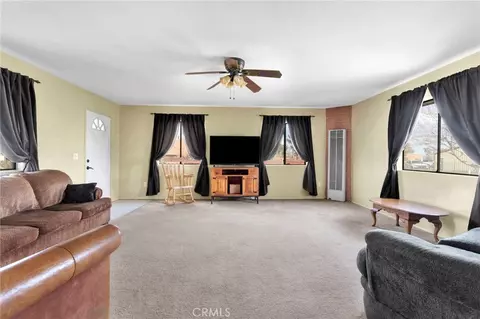 Living - 11441 Hemlock, Hesperia, CA 92345 photo 1 of 4
