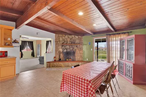 Dining - 11441 Hemlock, Hesperia, CA 92345 photo 1 of 1