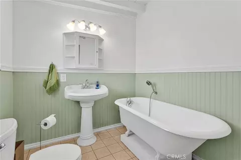 Bath - 11441 Hemlock, Hesperia, CA 92345 photo 1 of 5