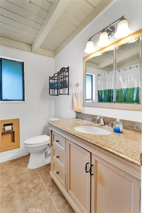 Bath - 11441 Hemlock, Hesperia, CA 92345 photo 4 of 5