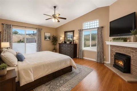 Bedroom - 13997 Riverside, Apple Valley, CA 92307 photo 4 of 7