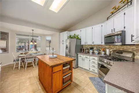 Kitchen - 13997 Riverside, Apple Valley, CA 92307 photo 1 of 5