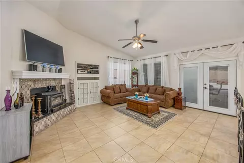 Living - 13997 Riverside, Apple Valley, CA 92307 photo 4 of 5