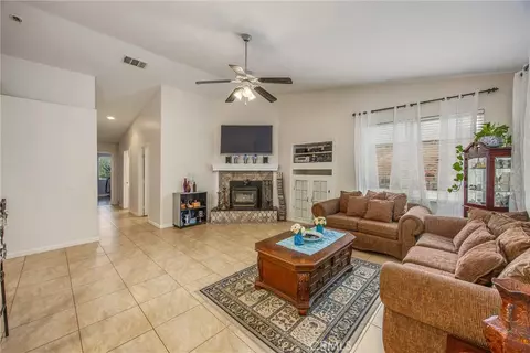 Living - 13997 Riverside, Apple Valley, CA 92307 photo 2 of 5