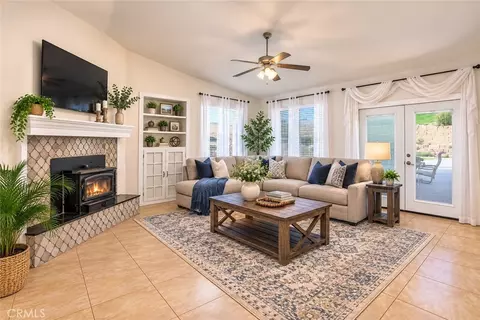 Living - 13997 Riverside, Apple Valley, CA 92307 photo 3 of 5