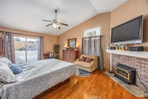 Bedroom - 13997 Riverside, Apple Valley, CA 92307 photo 5 of 7