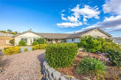Exterior - 13997 Riverside, Apple Valley, CA 92307 photo 2 of 14