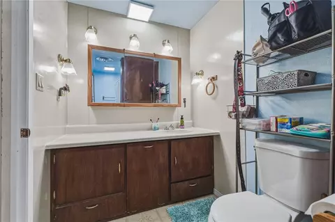 Bath - 525 E Williams St, Yermo, CA 92398 photo 1 of 5