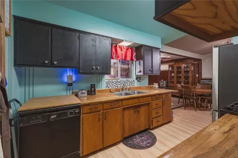 Kitchen - 525 E Williams St, Yermo, CA 92398 photo 1 of 3