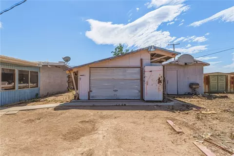 Exterior - 525 E Williams St, Yermo, CA 92398 photo 3 of 9