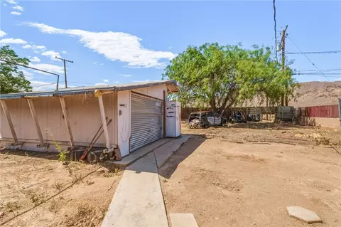 Exterior - 525 E Williams St, Yermo, CA 92398 photo 2 of 9