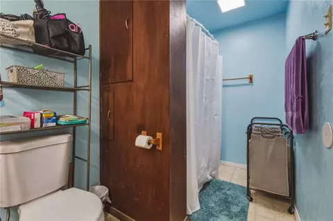Bath - 525 E Williams St, Yermo, CA 92398 photo 2 of 5