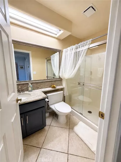 Bath - 14666 Robin, Helendale, CA 92342 photo 4 of 4