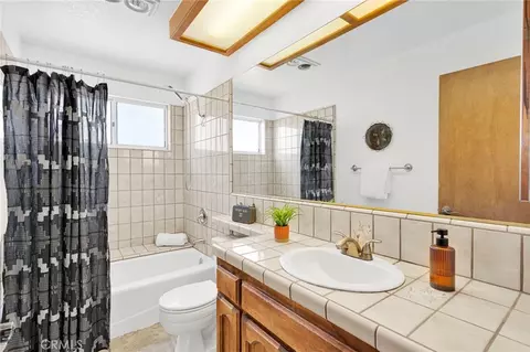 Bath - 10626 Valley Vis, Apple Valley, CA 92308 photo 1 of 1