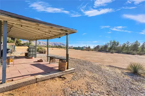 Exterior - 10626 Valley Vis, Apple Valley, CA 92308 photo 5 of 12