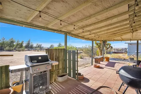 Exterior - 10626 Valley Vis, Apple Valley, CA 92308 photo 12 of 12