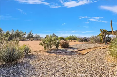 Exterior - 10626 Valley Vis, Apple Valley, CA 92308 photo 9 of 12