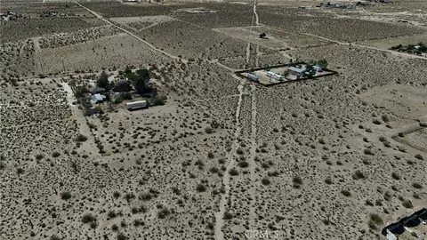 9821 Ivanhoe, Lucerne Valley, CA 92356 photo 11