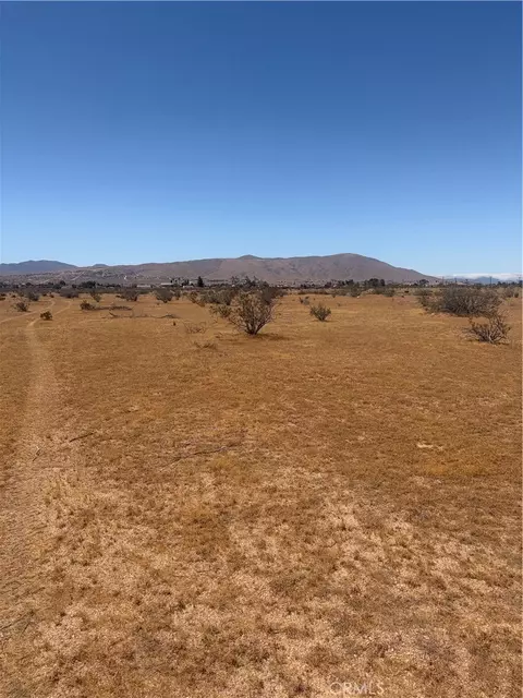 23421 Colony Rd, Apple Valley, CA 92308